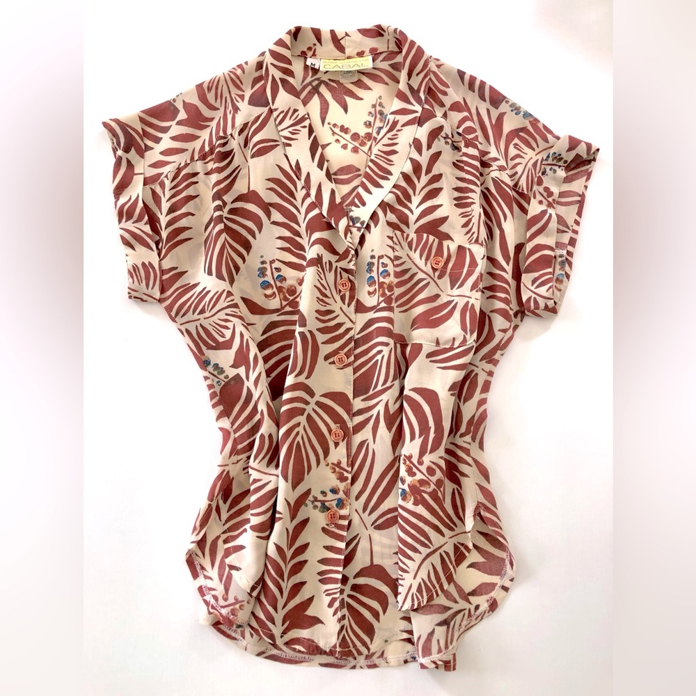 VTG 70's Sheer leaf Print Sleeveless button, front shirt tail, 100% rayon Top M